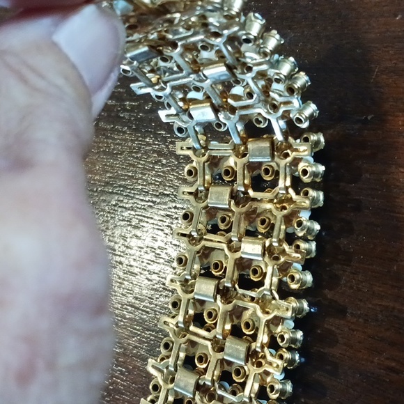 Bracelet and Clip Earring Set Goldtone and Blues - Picture 14 of 14